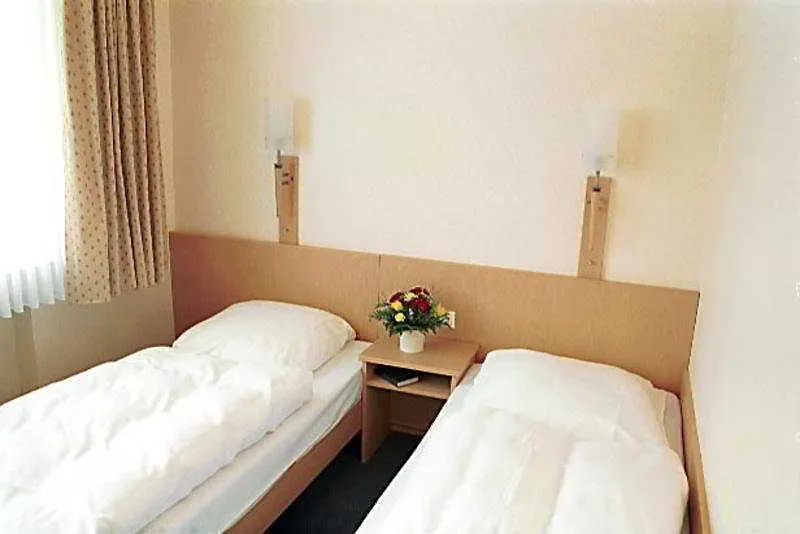Trip Inn Hotel Conti Cologne 3*,